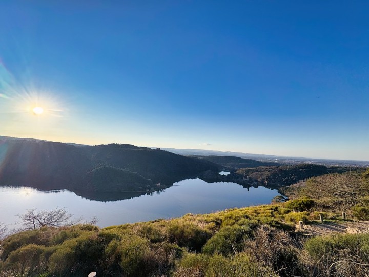 gorges de la loire vue barrage de Grangent.jpg
